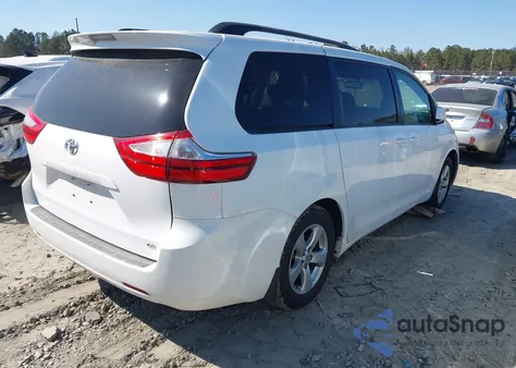2016 Toyota Sienna Le 8 Passenger z USA, uszkodzony, nr VIN 5TDKK3DC0GS731995